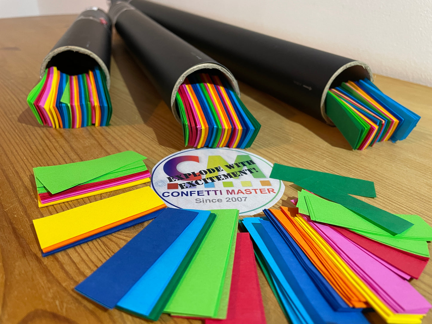Multicolour confetti cannon 